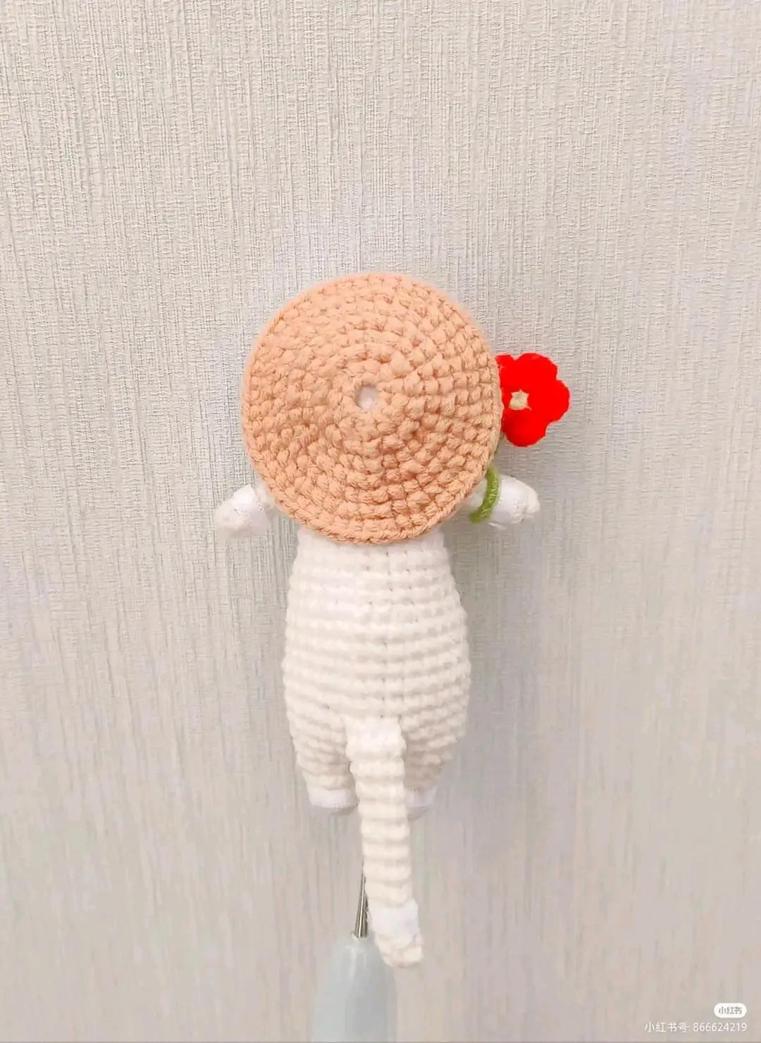 Crochet Pattern: Cute White Cat with Conical Hat and Flower