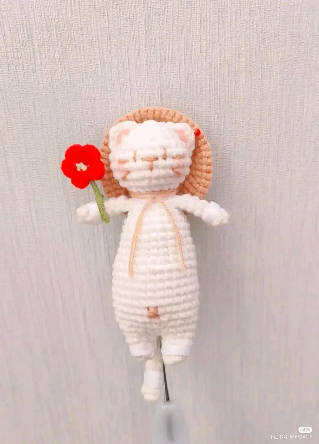 Crochet Pattern: Cute White Cat with Conical Hat and Flower