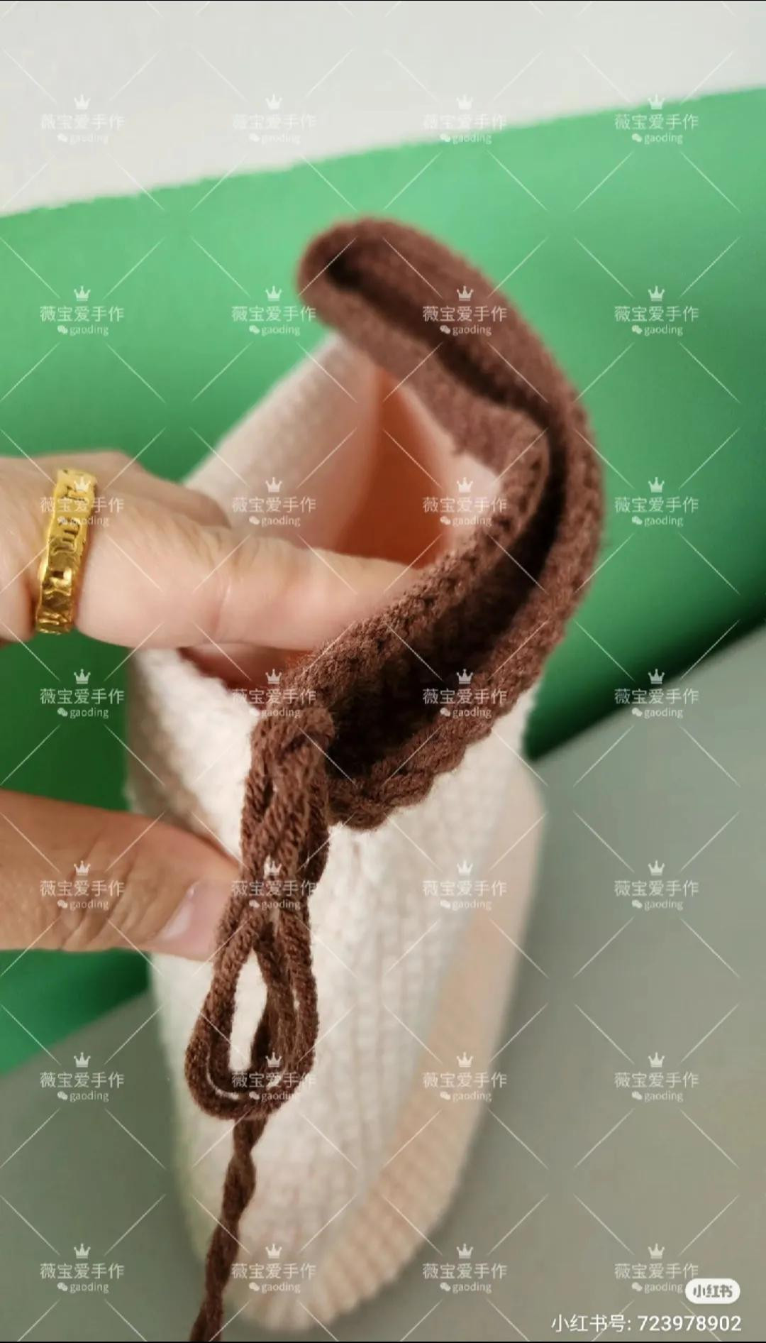 Crochet Pattern for Adorable Character Tissue Box Cover with Brown Hair and Cute Face Design