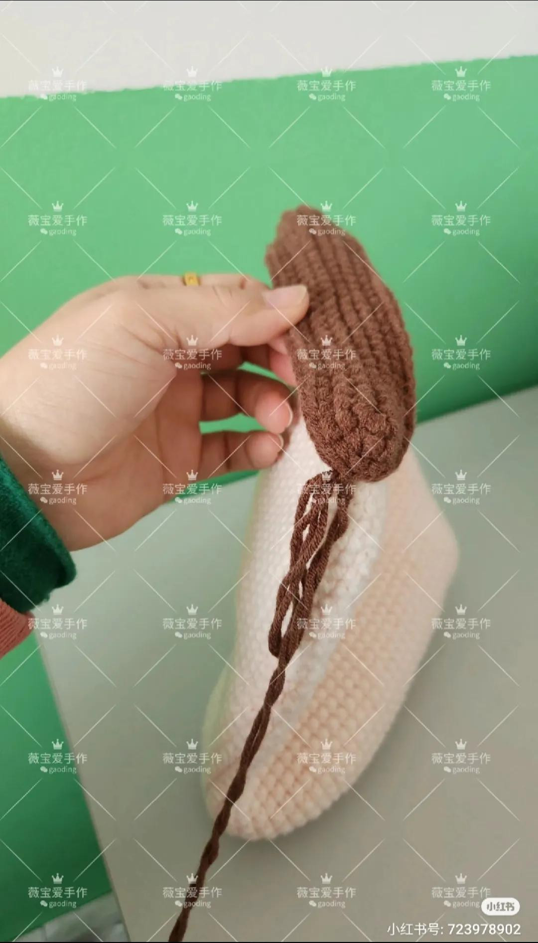 Crochet Pattern for Adorable Character Tissue Box Cover with Brown Hair and Cute Face Design