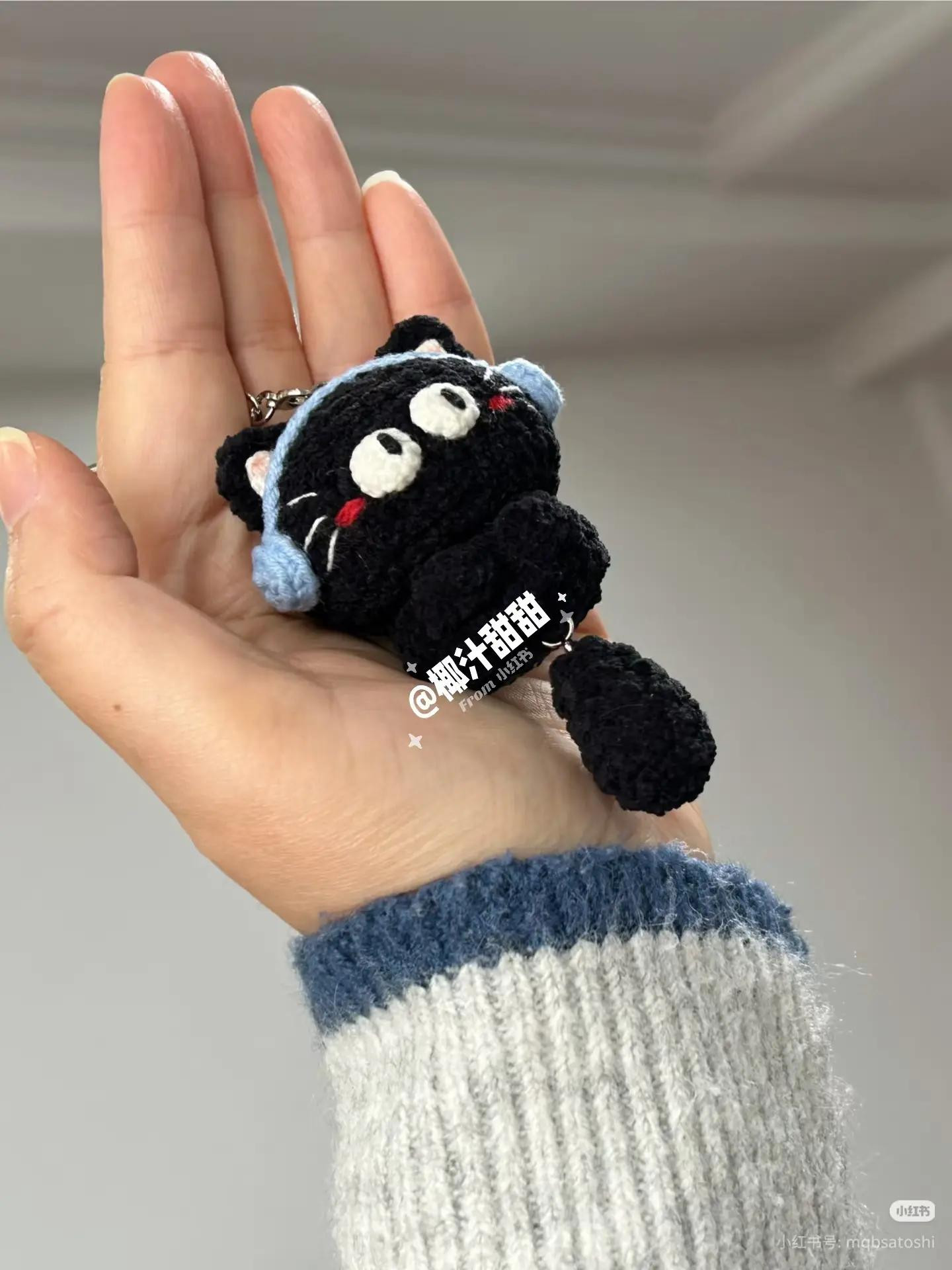 Crochet Pattern for Cute Black Cat Keychain with Blue Headphones