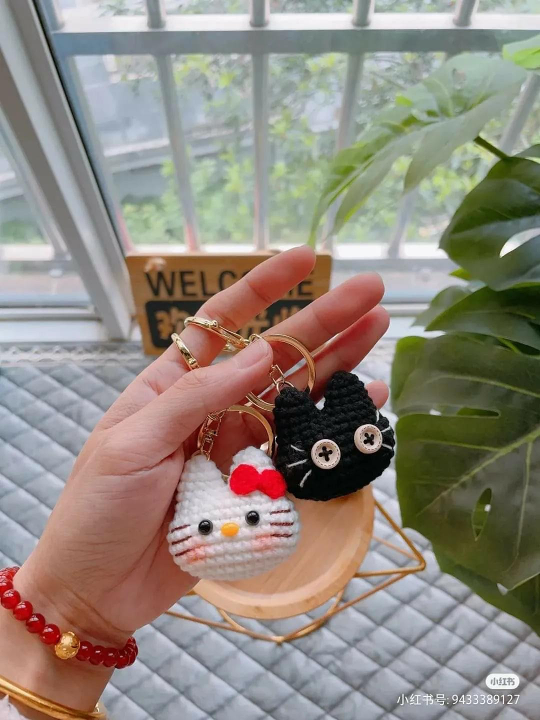 Crochet Pattern for Cute Cat and Hello Kitty Keychains