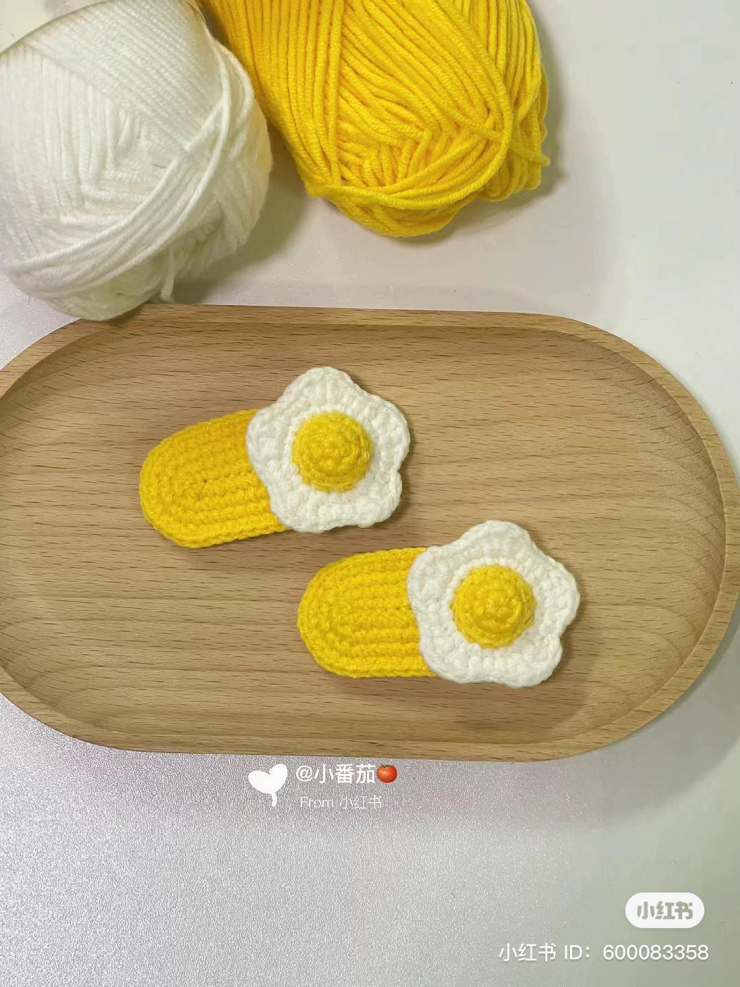 Crochet Pattern for Cute Fried Egg Hair Clips: Detailed Chart Instructions for Base, Egg White, and Yolk