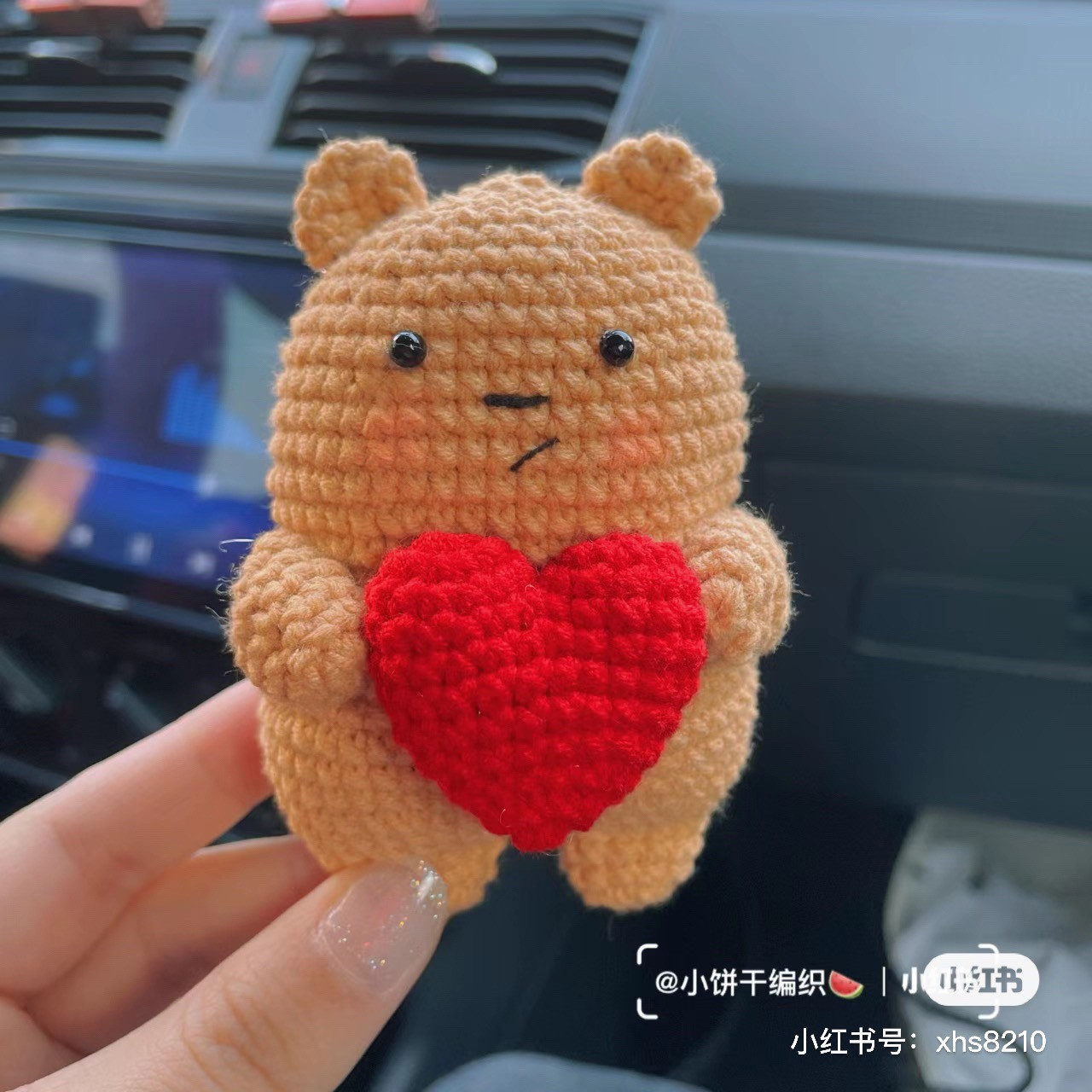Crochet pattern for cute little bears holding red hearts, brown and white amigurumi
