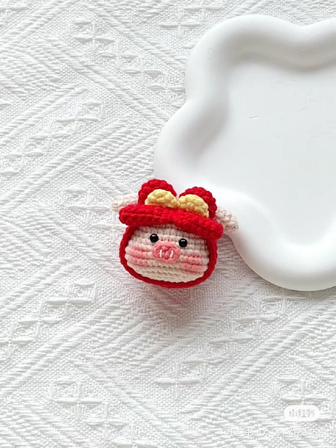Crochet pattern for cute piggy head amigurumi with red hood