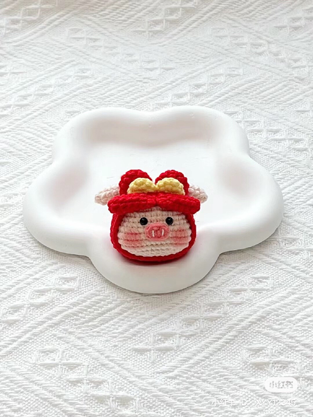 Crochet pattern for cute piggy head amigurumi with red hood