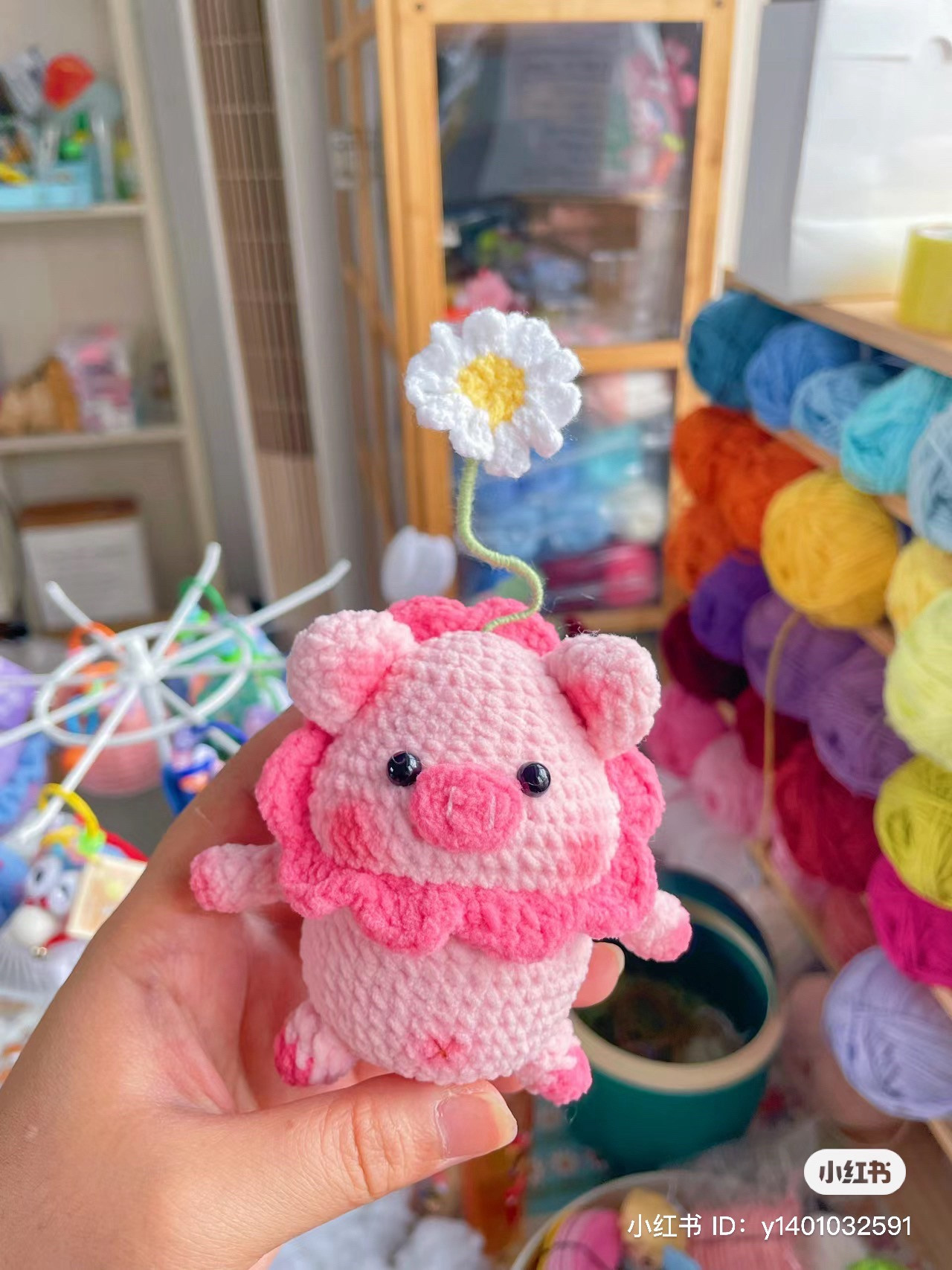 Crochet pattern for cute pink pig with flower