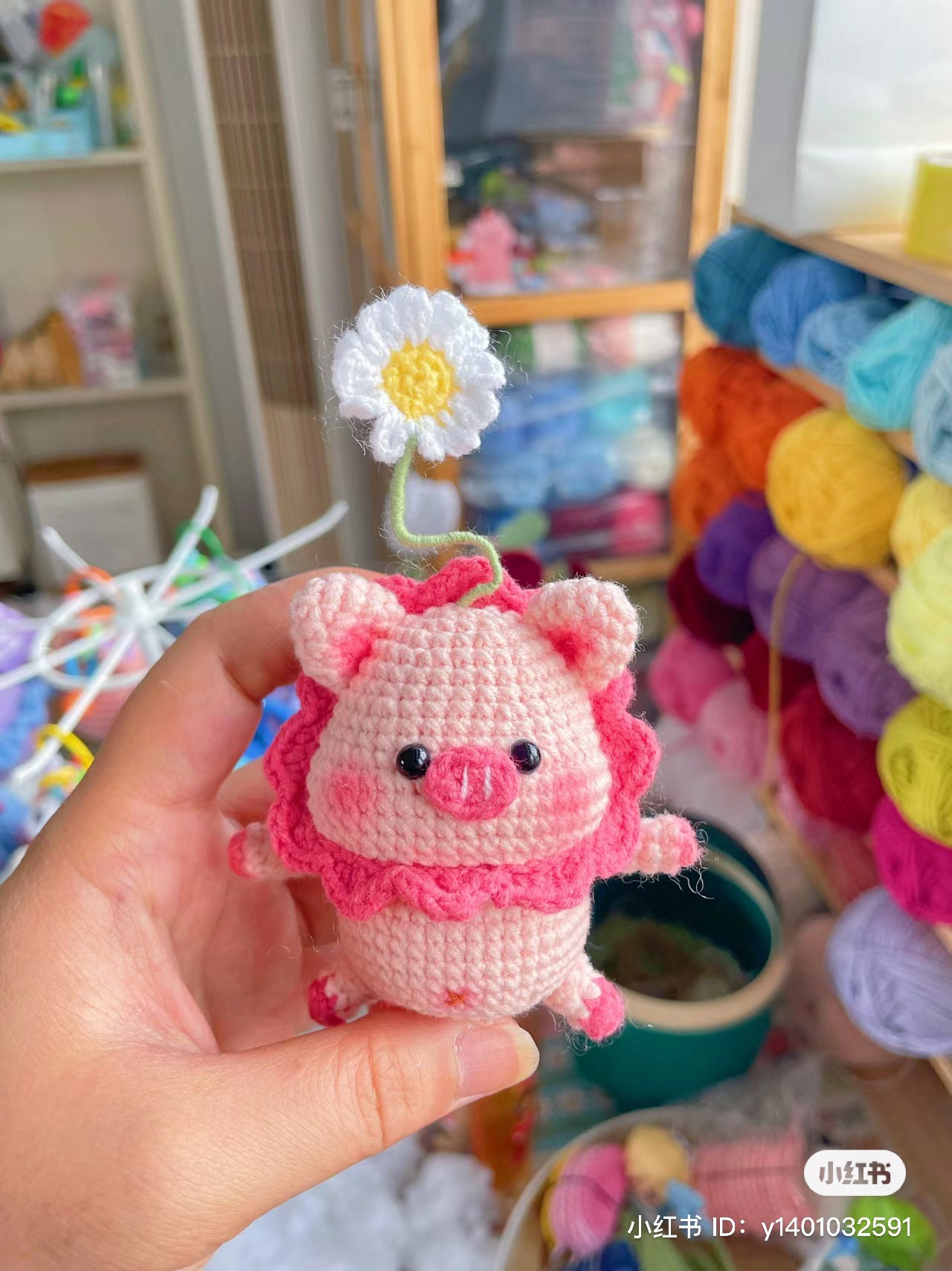 Crochet pattern for cute pink pig with flower