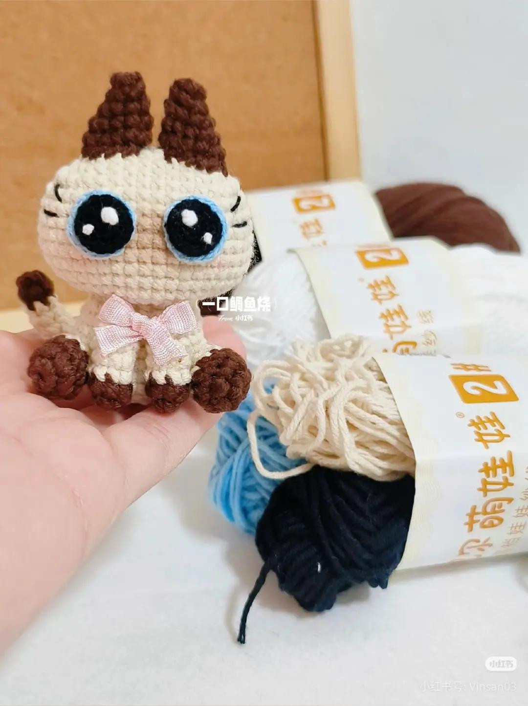Crochet Pattern for Cute Siamese Cat Amigurumi with Blue Eyes and Pink Bow