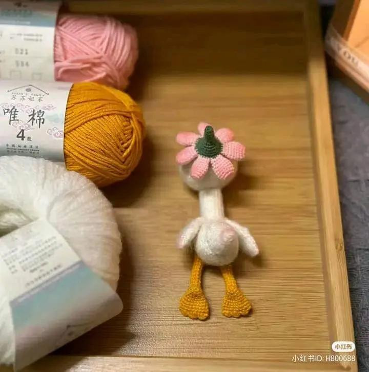 Crochet Pattern for Cute Swan Doll with Flower Hat, Detailed Step-by-Step Instructions in Chinese