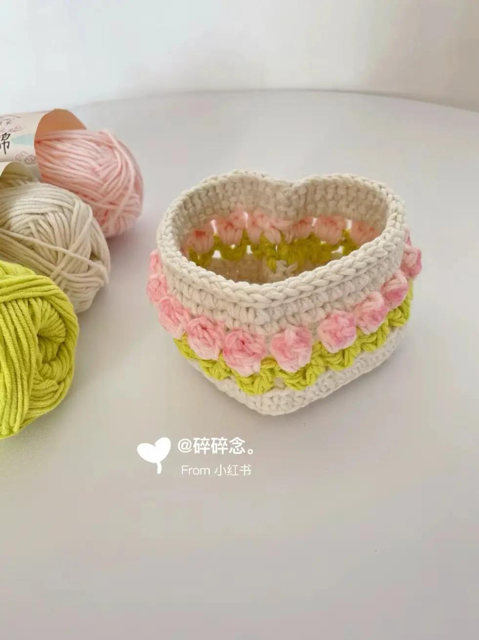 Crochet Pattern for Donald Duck and Daisy Duck Mug Cozies with Detailed Instructions