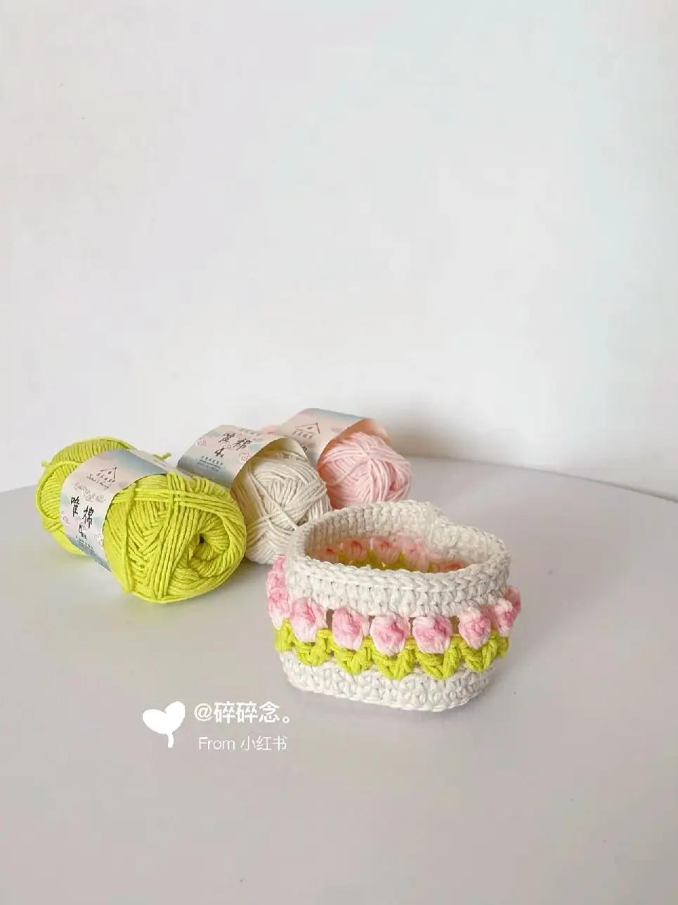Crochet Pattern for Donald Duck and Daisy Duck Mug Cozies with Detailed Instructions