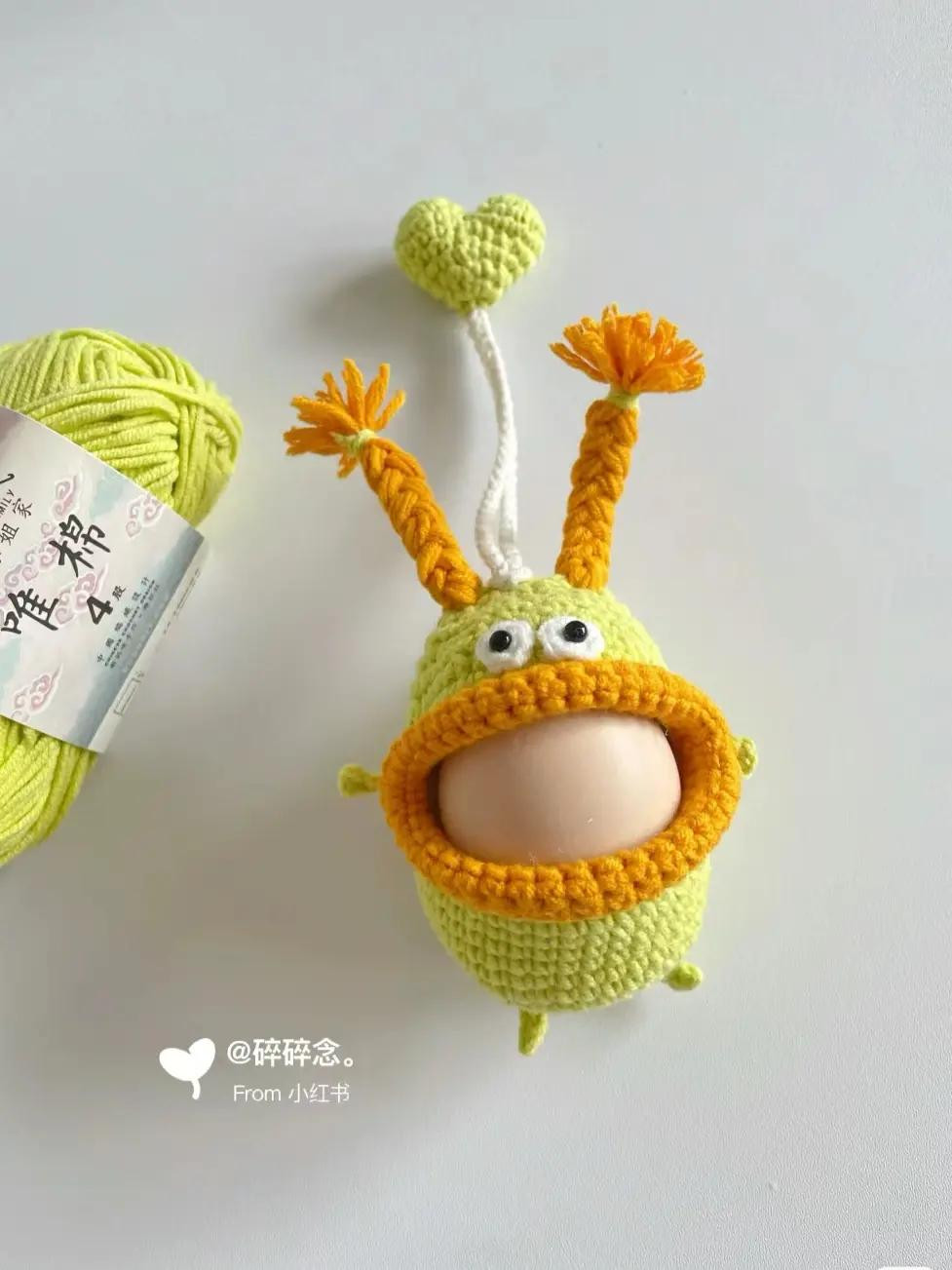 Crochet Pattern for Donald Duck and Daisy Duck Mug Cozies with Detailed Instructions