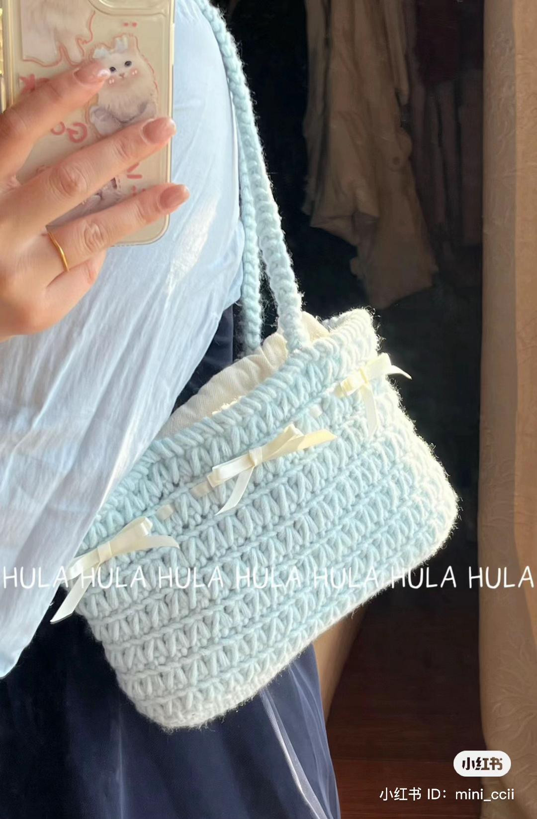 Crochet pattern for mint green bow bag with chart