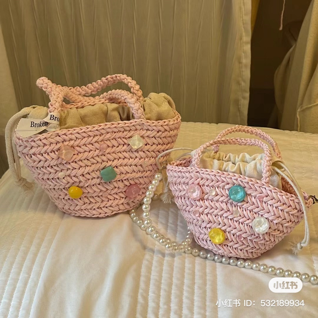 Crochet pattern for pink candy gem basket bag