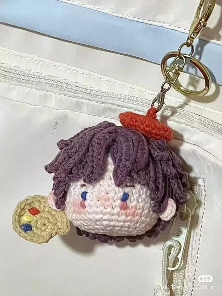 Crochet pattern for Qixing artist doll with beret and palette