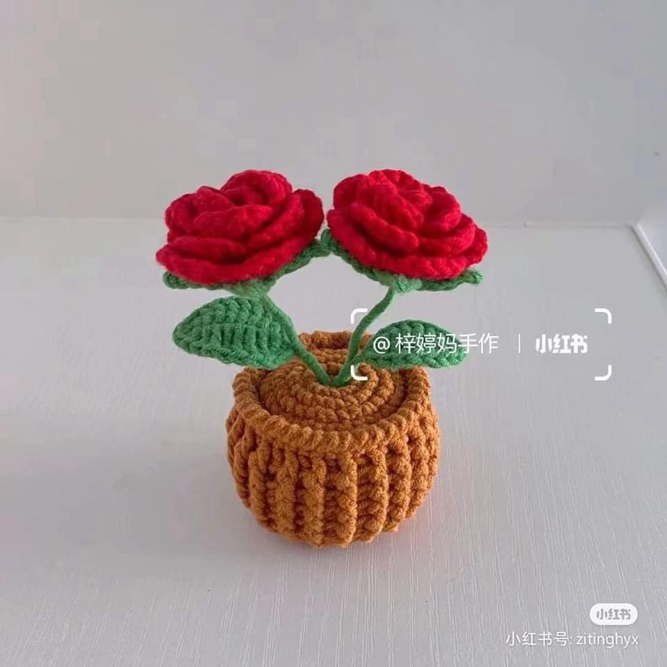 Crochet Pattern for Red Roses in a Pot with Detailed Instructions