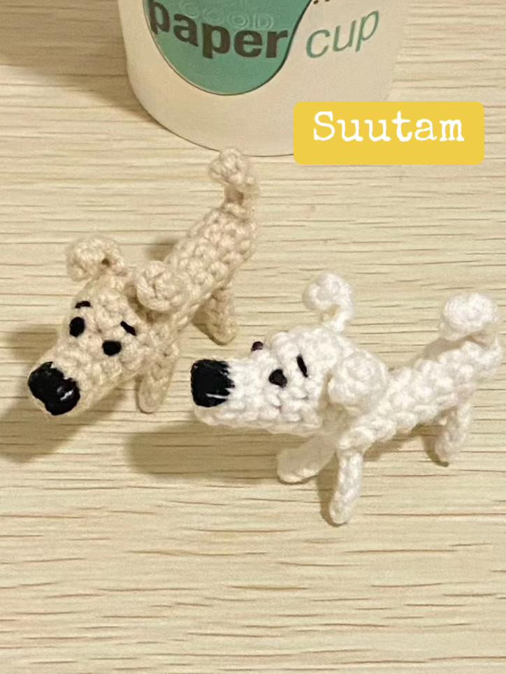 Crochet Pattern for Small Amigurumi Dogs in White and Beige