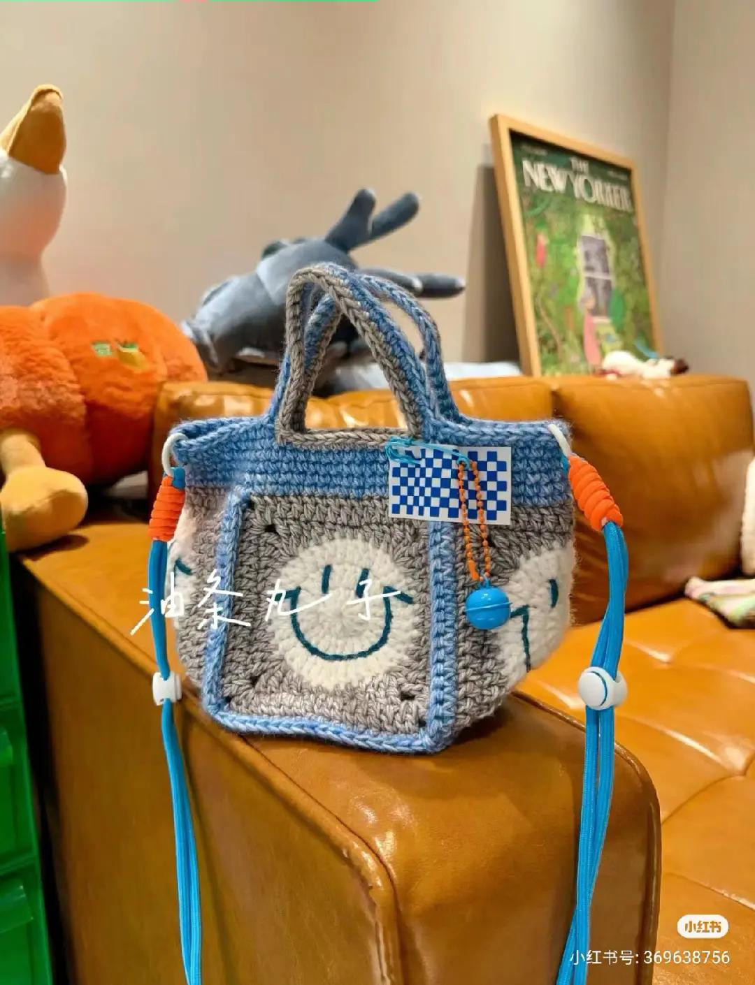 Crochet Pattern for Vintage Tote Bag with Black Ruffle Edging and Heart Charm