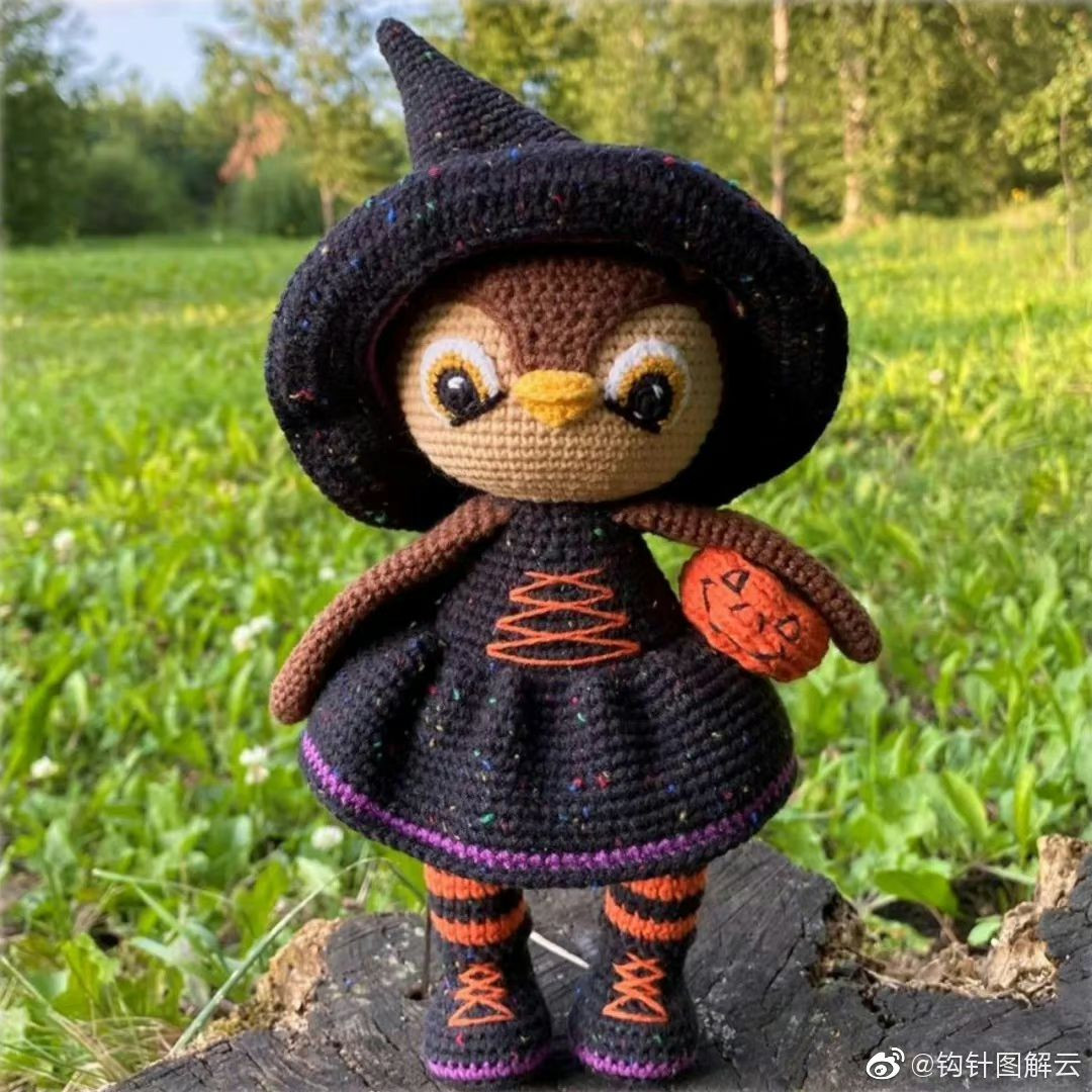 Crochet Pattern: Halloween Owl Witch Doll with Pumpkin Basket