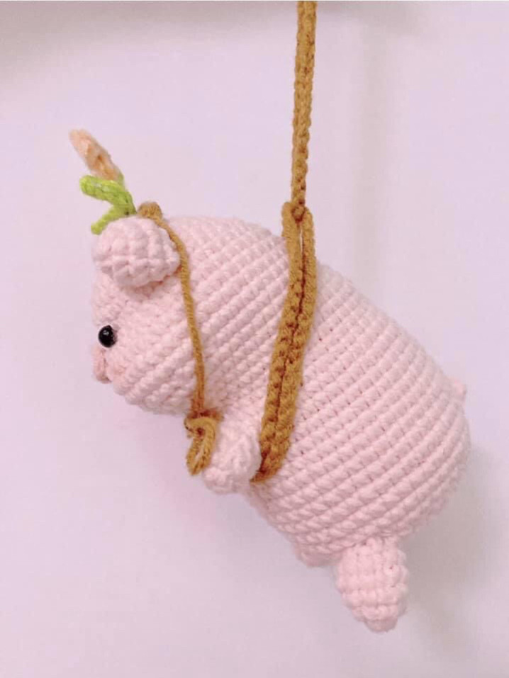 Crochet Pattern: Hanging Pig Keychain with Accessories