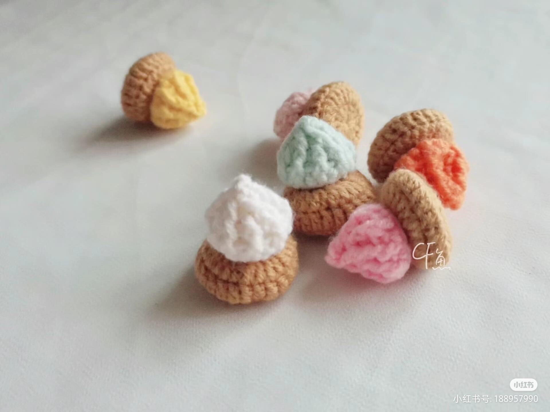 Crochet Pattern: Mini Icing Cookies with Colorful Frosting