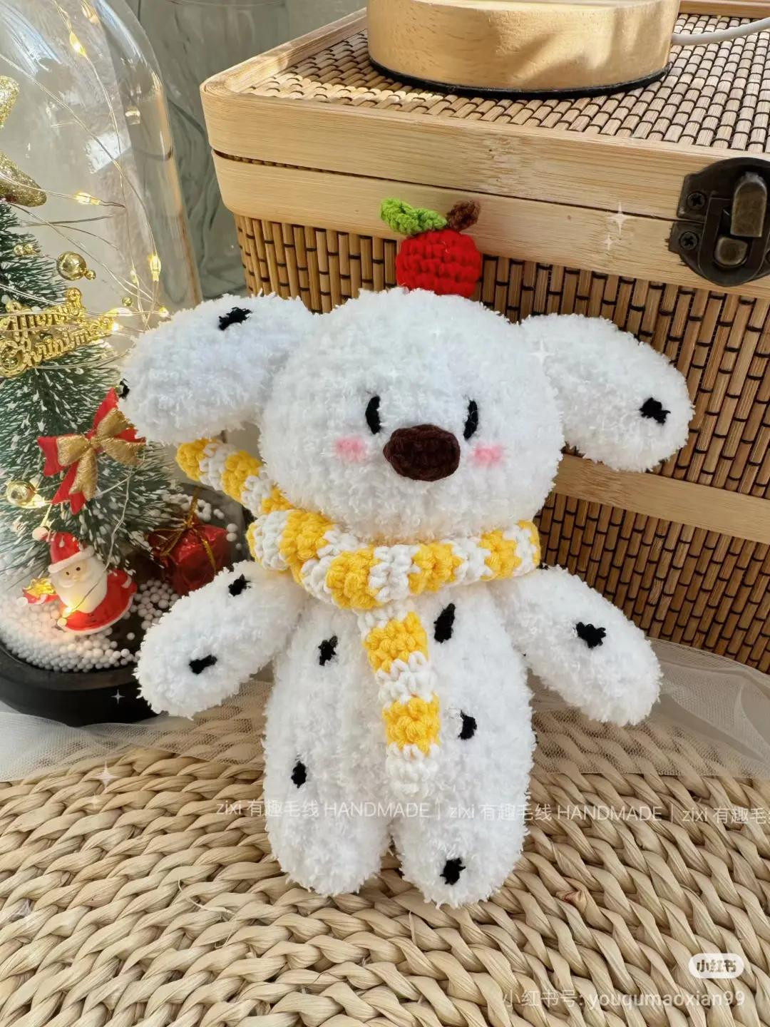 Crochet Pattern: Spotted Dog with Apple and Pear Tutorial