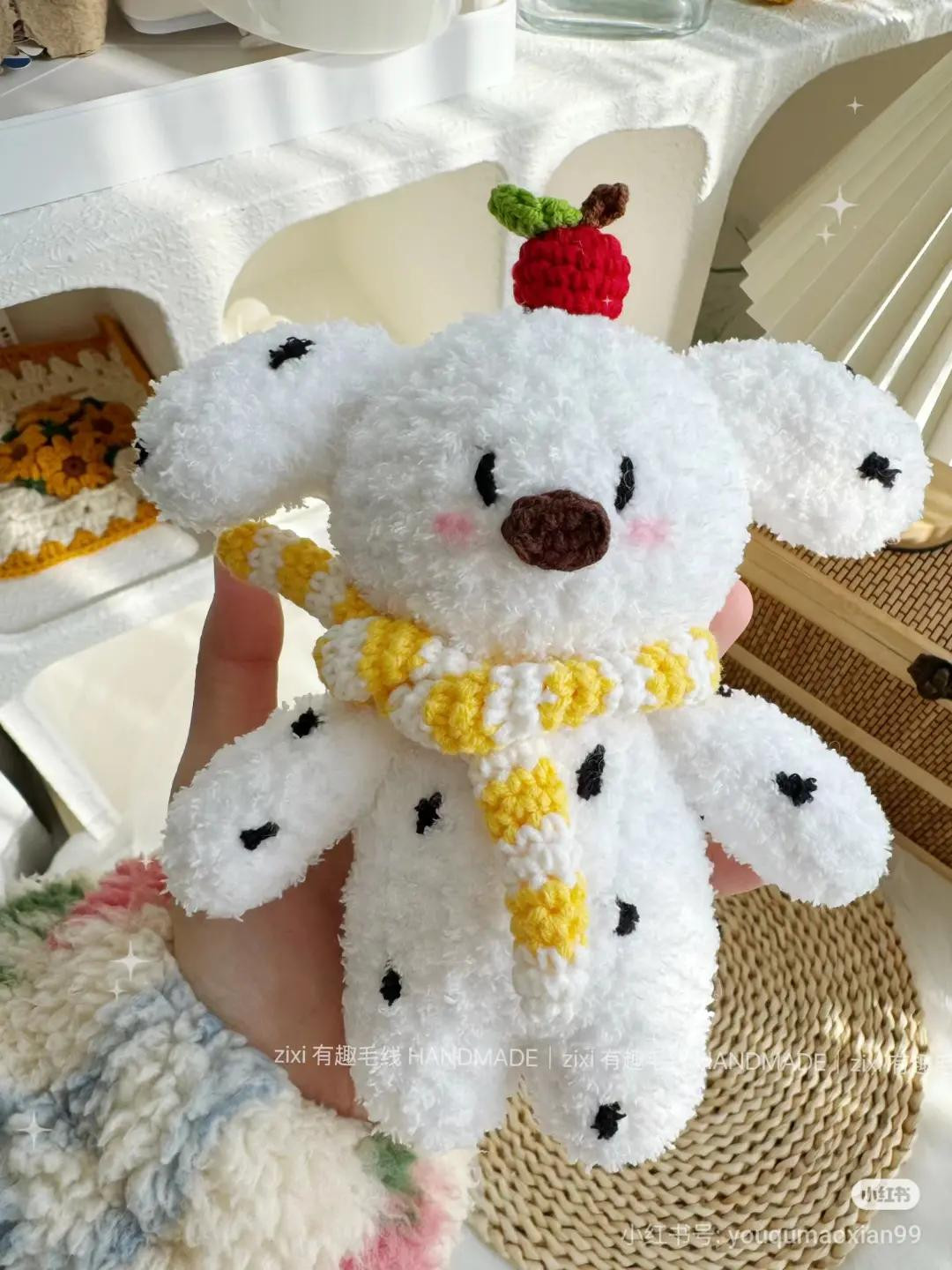 Crochet Pattern: Spotted Dog with Apple and Pear Tutorial