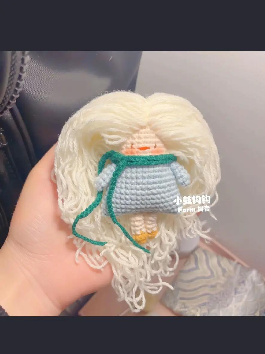Crochet Pattern Tutorial: Crazy Hair Grandma Amigurumi Doll with Chart and Sewing Guide