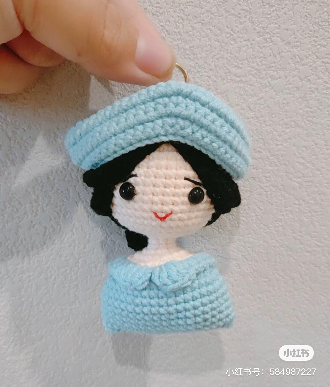 Crochet Pattern Tutorial for Cute Nurse Doll Keychain with Detailed Chart Instructions