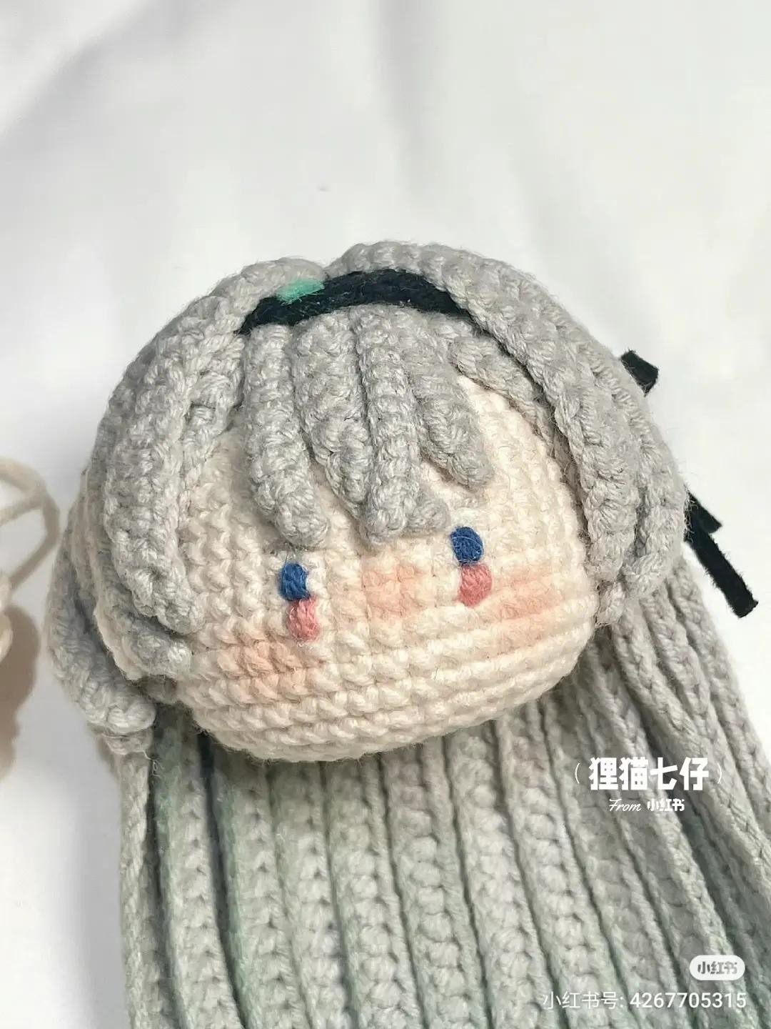 Crochet Pattern Tutorial for Firefly Amigurumi Doll Head with Grey Hair and Blue Eyes