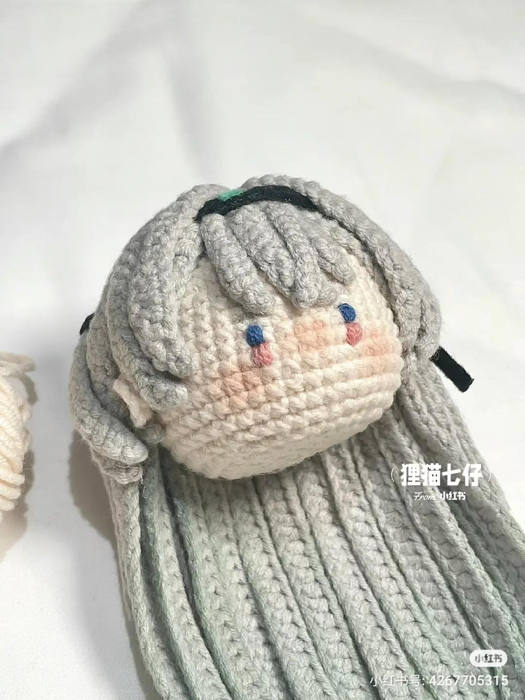 Crochet Pattern Tutorial for Firefly Amigurumi Doll Head with Grey Hair and Blue Eyes
