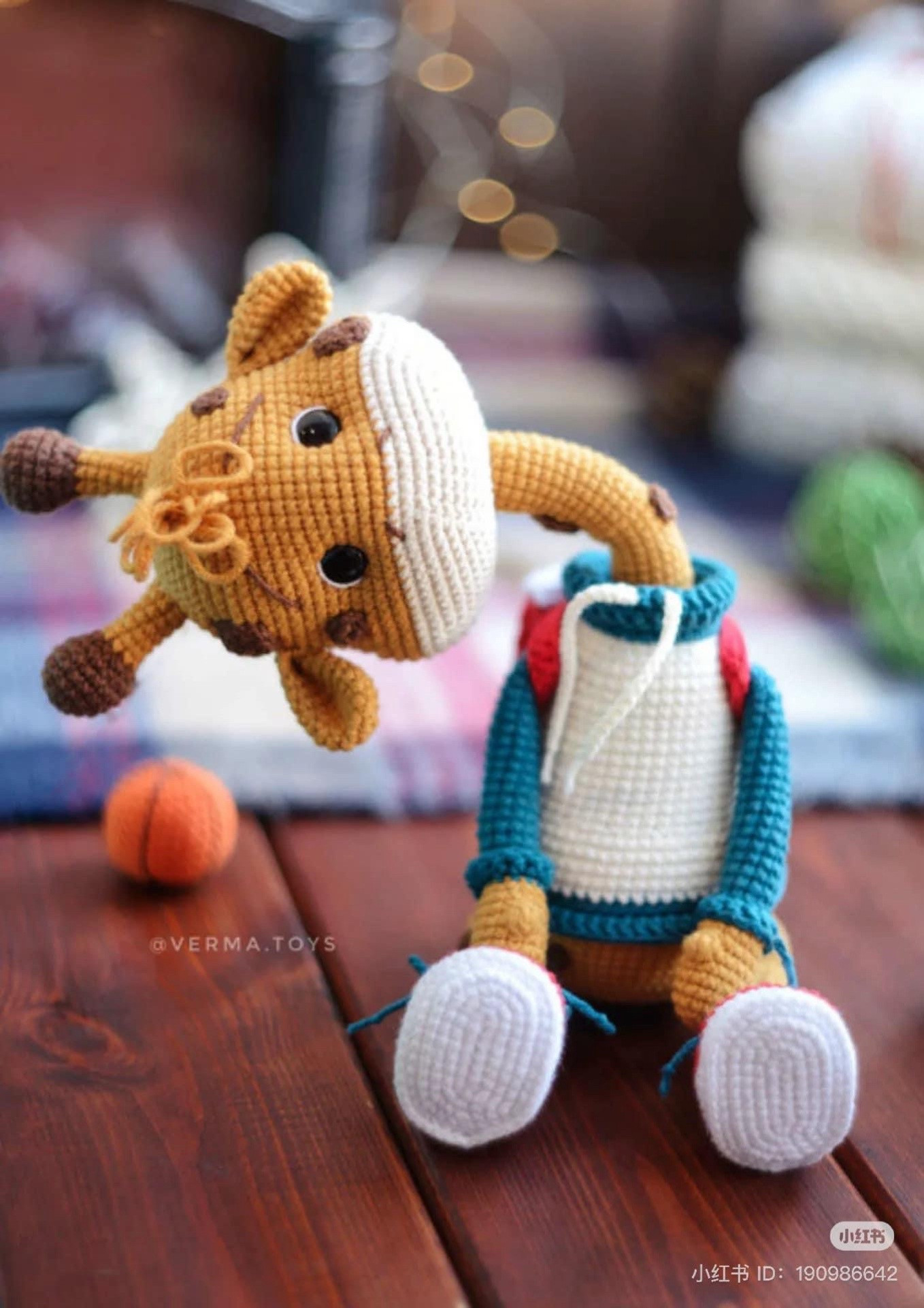 Crochet Pattern Tutorial for Giraffe Melvin Amigurumi Doll with Basketball and Hoodie