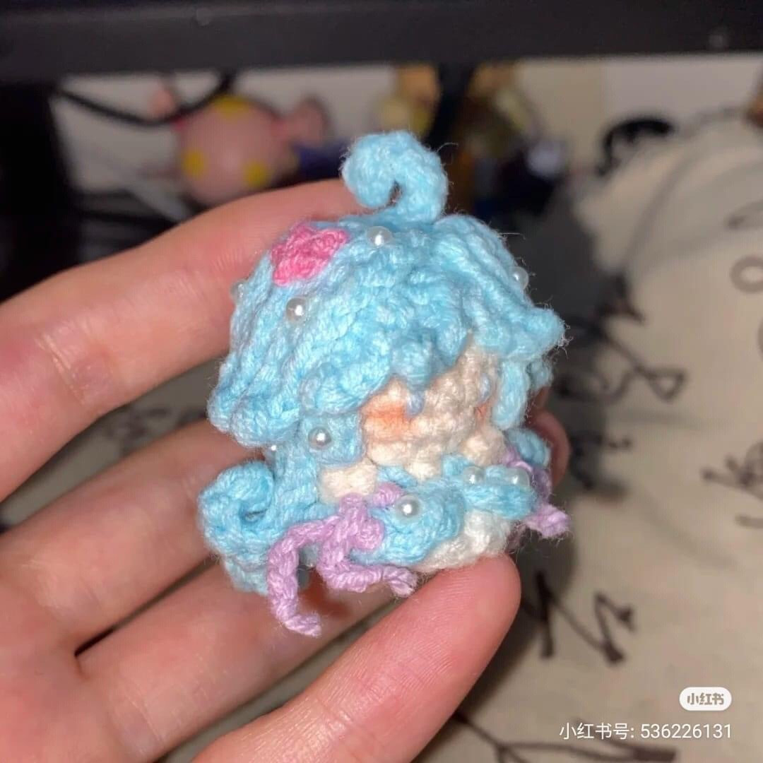 Crochet Pattern Tutorial for Guardian Angel Amigurumi Doll with Yellow Dress and Star Accessories