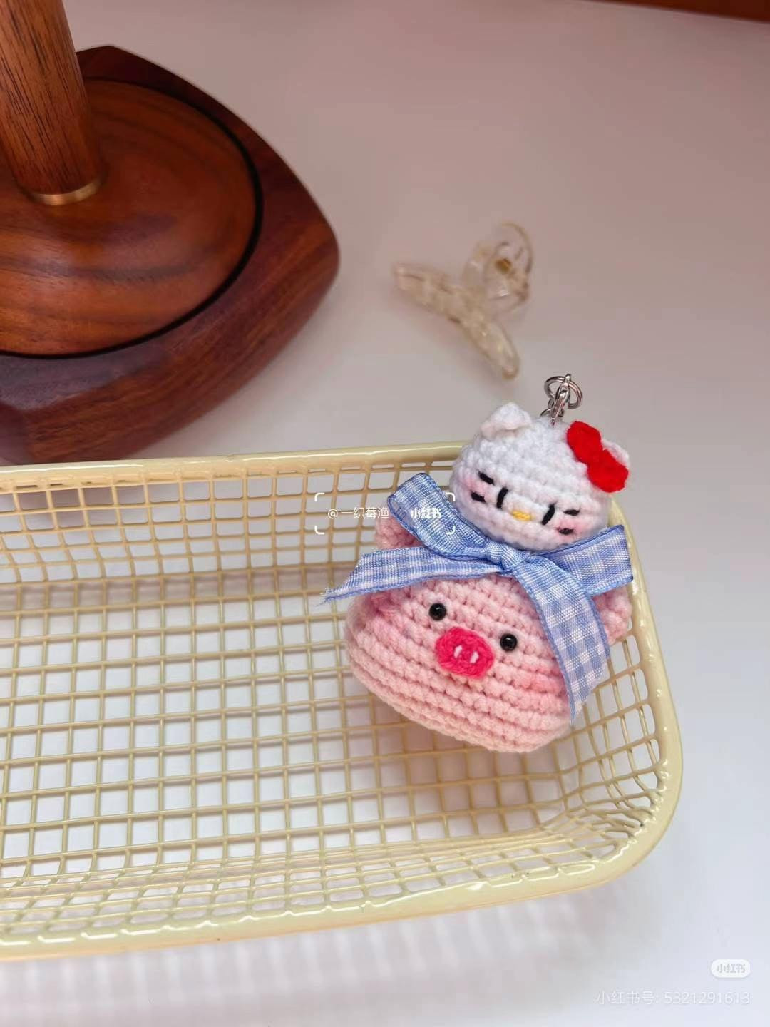 Crochet Pig Cake and Hello Kitty Keychain Pattern Chart