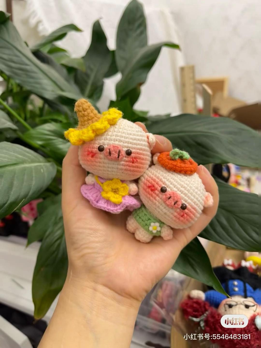 Crochet Pig Pattern: Spring Picnic Amigurumi Chart