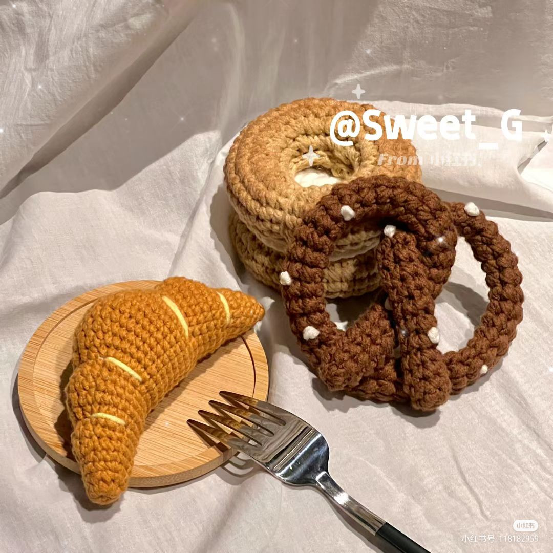 Crochet Pretzel and Bagel Bread Patterns with Instructions