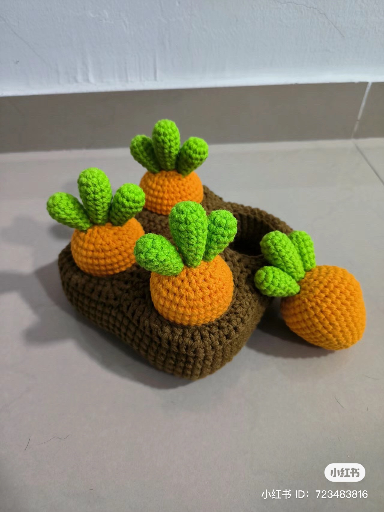 Crochet Pulling Radish Toy Chart with Soil Box Pattern