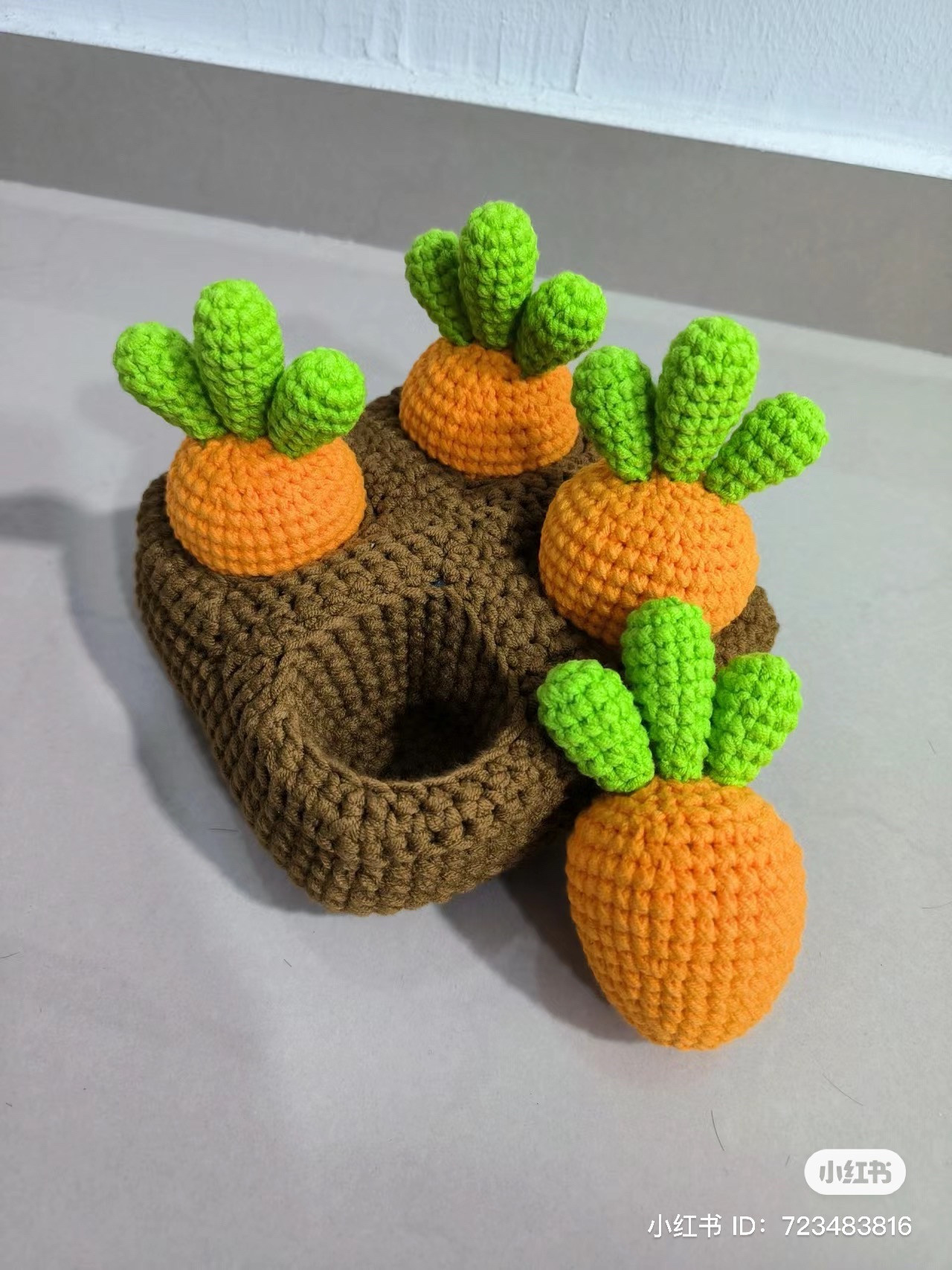 Crochet Pulling Radish Toy Chart with Soil Box Pattern