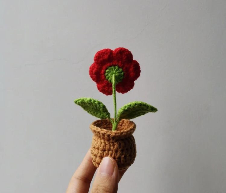 Crochet Red Flower and Pot Pattern Chart