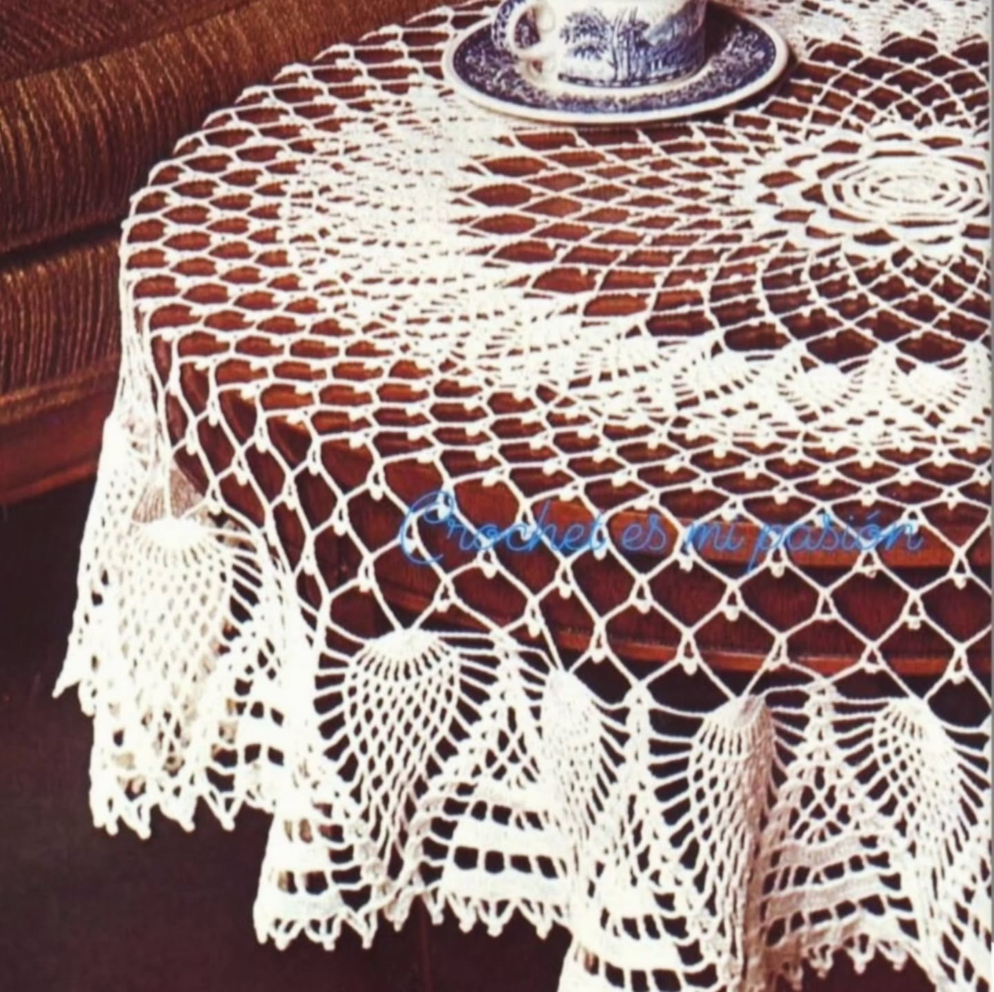 Crochet Round Tablecloth Pattern with Fan Border and Lattice Design