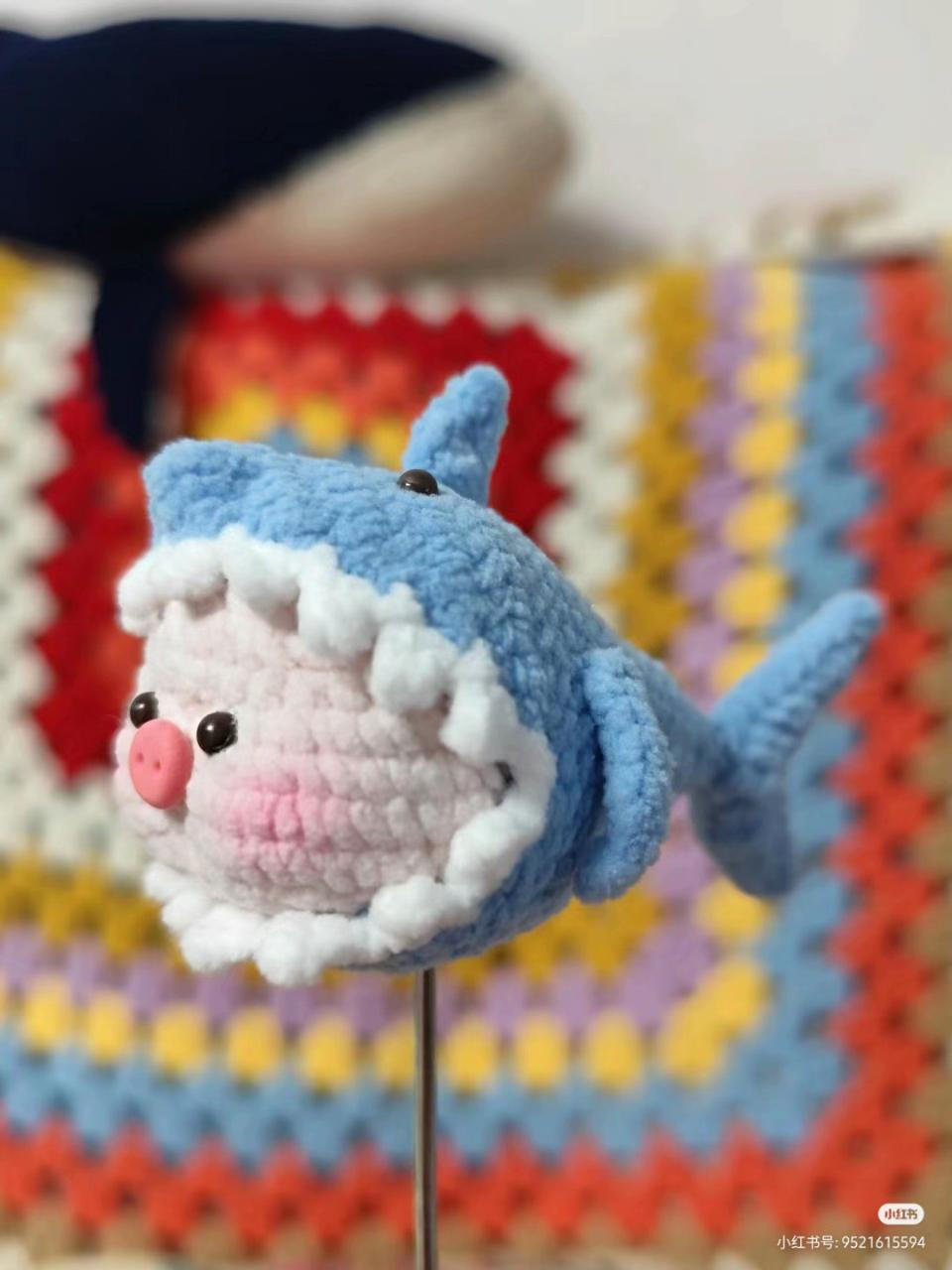 Crochet Shark Costume for Pig and Cute Pig Amigurumi Pattern