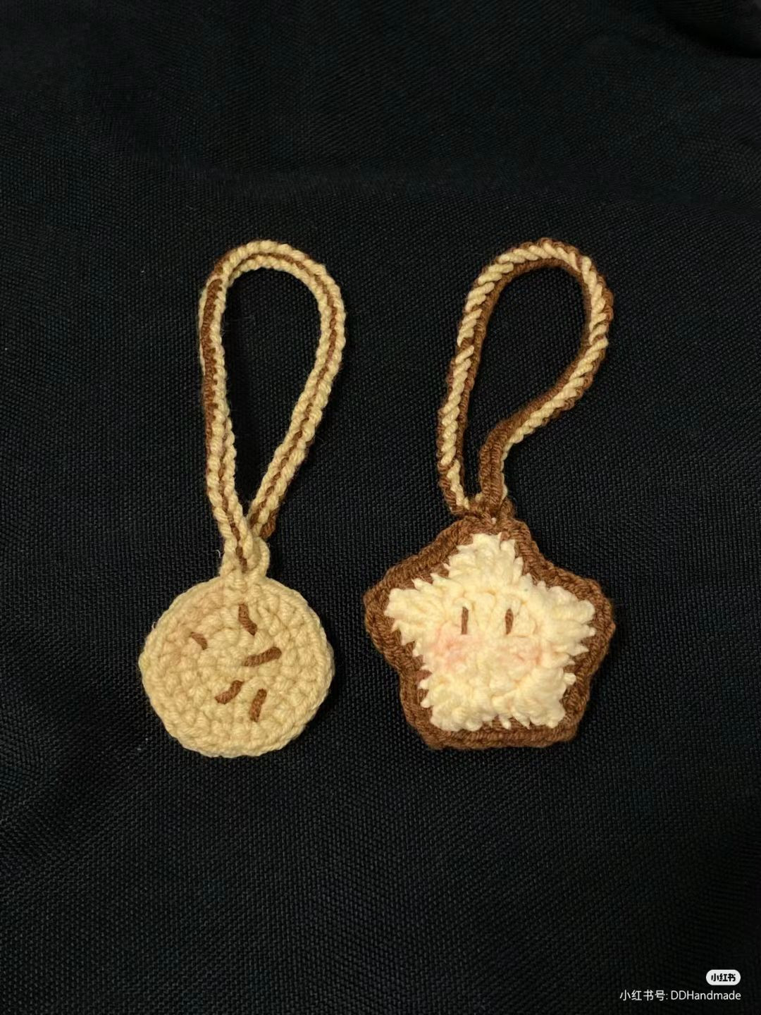 Crochet Star and Cookie Keychain Pattern Tutorial