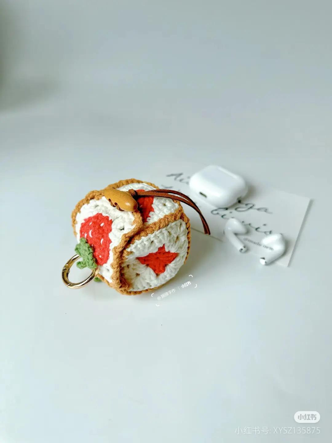 Crochet Strawberry Sushi Case Tutorial with Chart