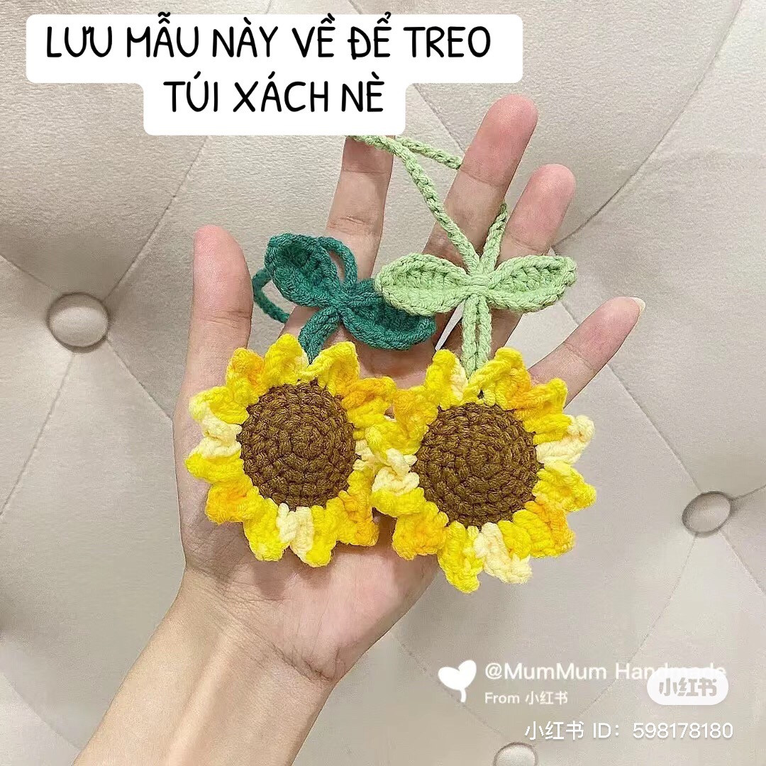 Crochet Sunflower Bag Charm Pattern Tutorial: How to Make Cute Yellow Flower Keychains with Petals and Leaves