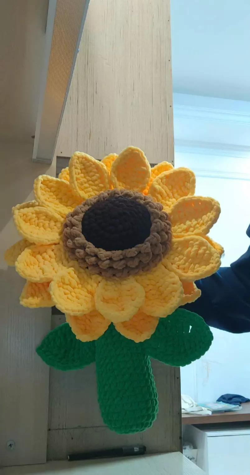 Crochet Sunflower Chart: Flower, Leaves & Stem Pattern