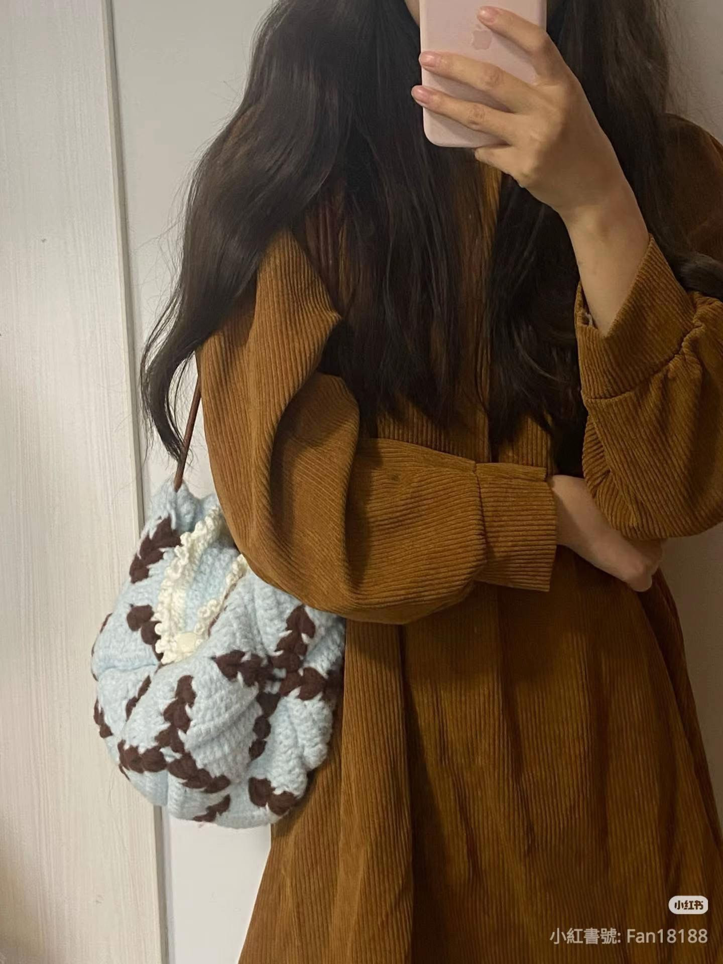 Crochet Tofu Bag Pattern Tutorial - Blue and Brown