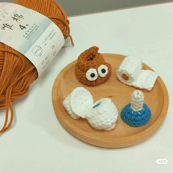 Crochet Toilet Set Keychain Pattern: Poop, Plunger & Roll Chart