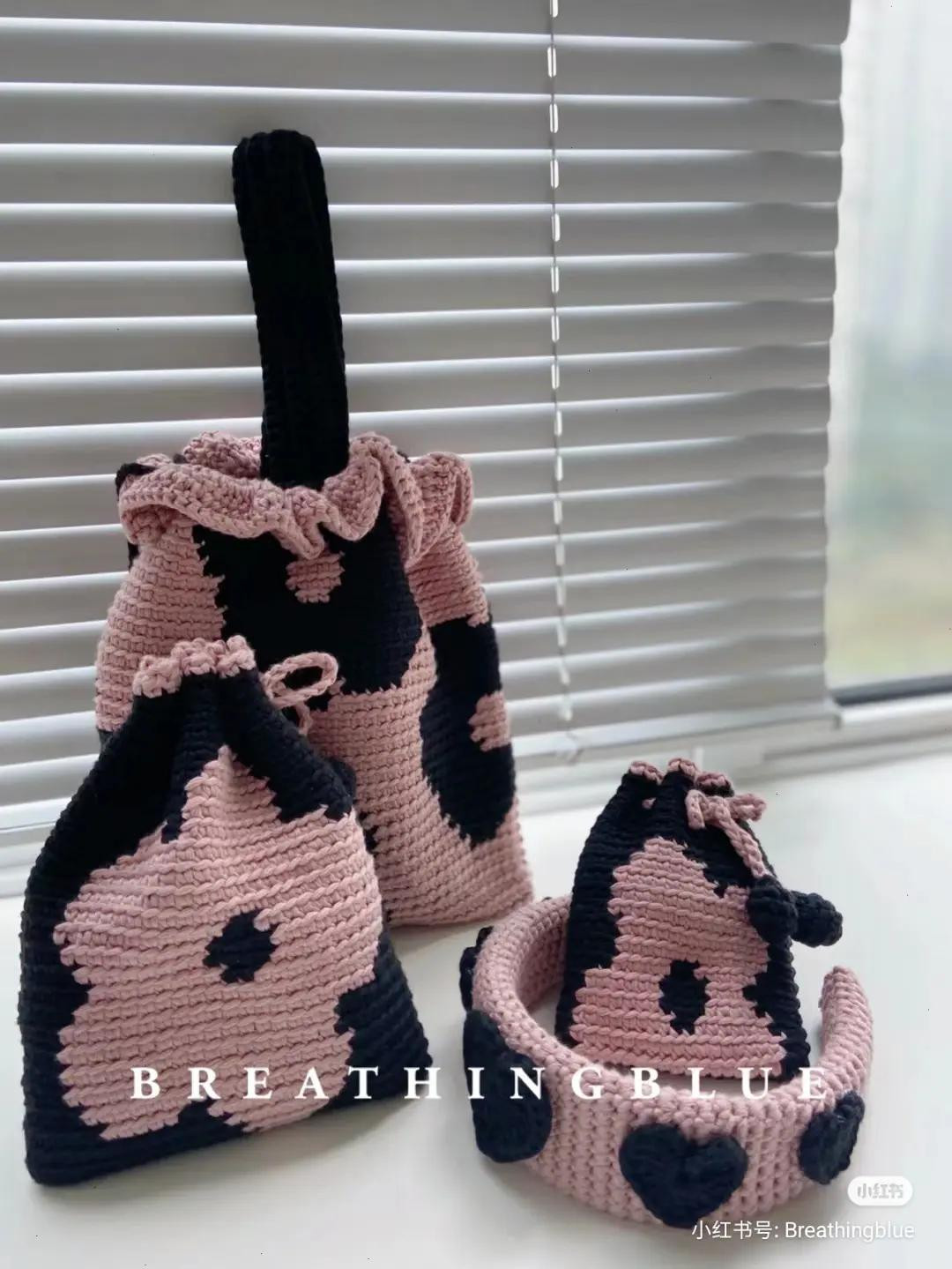 Crochet Tote Bag Pattern Chart: White Yarn Handbag Tutorial with Stitch Diagram