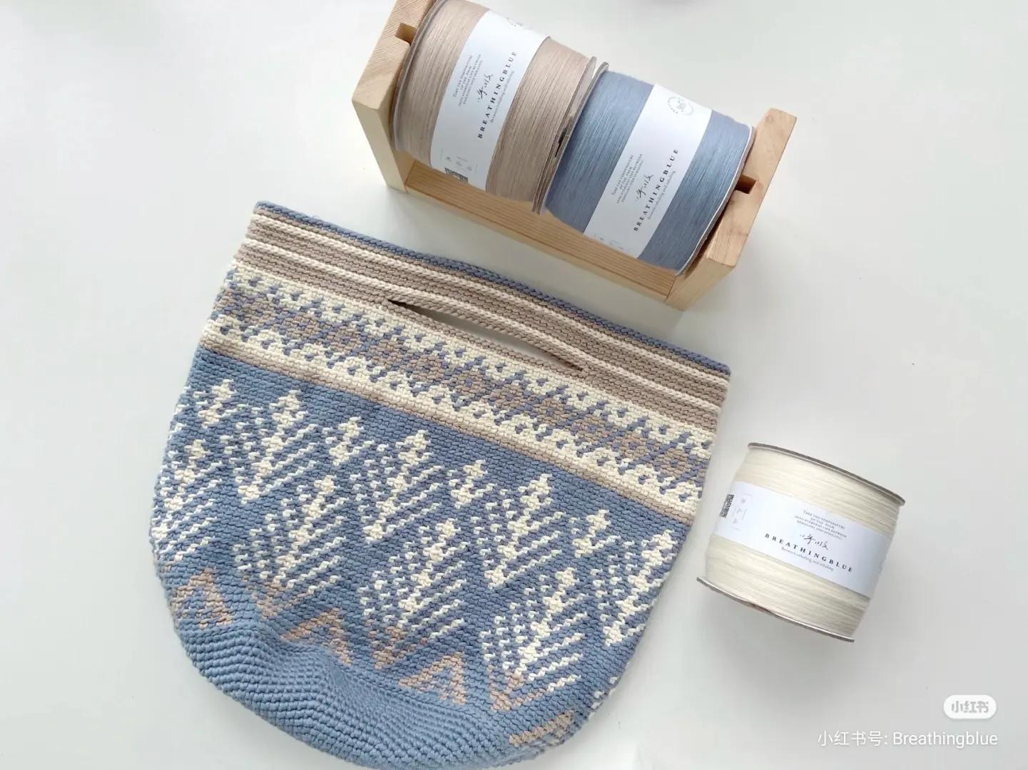 Crochet Tote Bag Pattern Chart: White Yarn Handbag Tutorial with Stitch Diagram